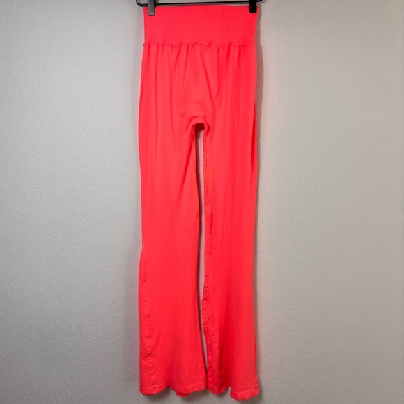 Free People Movement Hot Shot Flare Women Stretchy Leggings Size Medium/Large - Picture 8 of 8